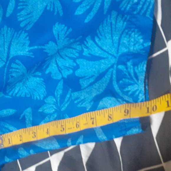 OP  BLUE FLORAL SWIM TRUNKS,  SIZE 3XL (48-50) - Picture 6 of 9